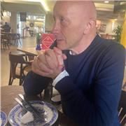 Compositore e Docente di Armonia e Composizione imparartisce lezioni di Armonia e Composizione Classica, Contemporanea, Jazz e Pop